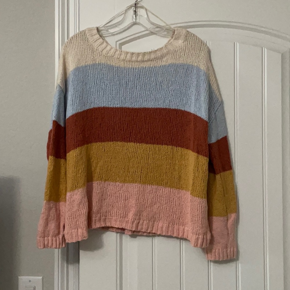 Women’s billabong sweater!
